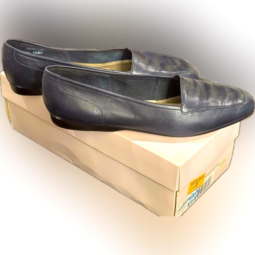 ENZO ANGOLINI NAVY BLUE Flat Soft Leather casual all season Size 7.5 Good cond - Picture 3 of 4